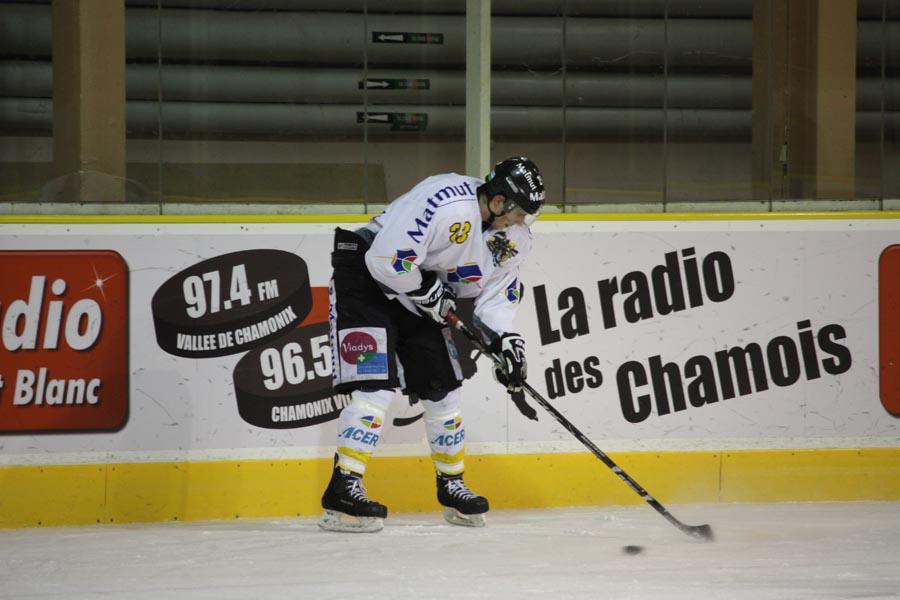 Chamonix  3 - 4 Rouen
