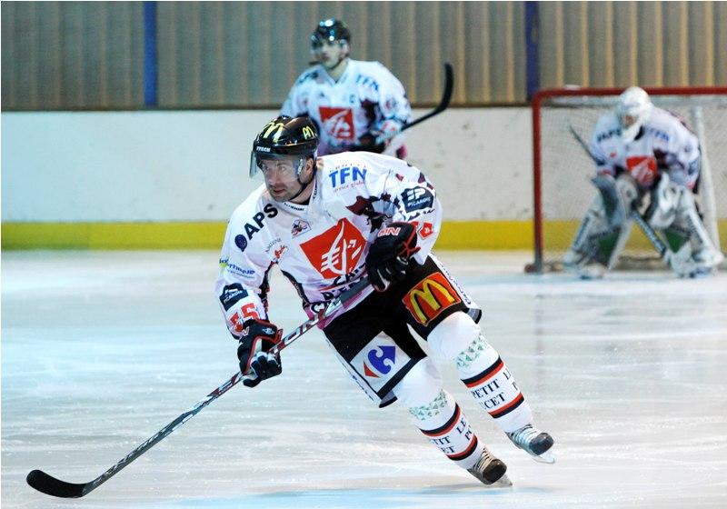 Neuilly/Marne 1 - 6 Amiens 