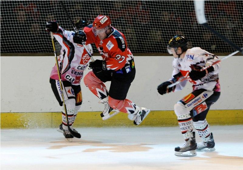 Neuilly/Marne 1 - 6 Amiens 