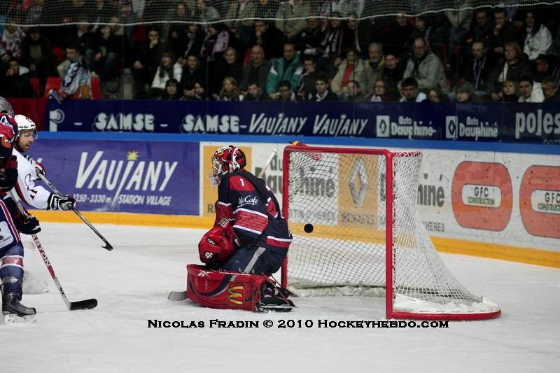 Grenoble  2 - 7 Briançon 