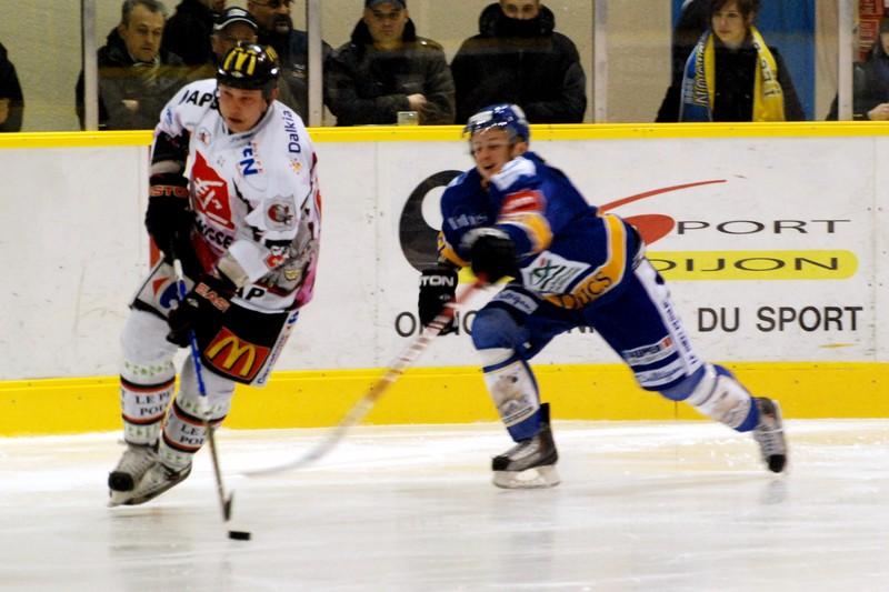 Dijon  3 - 4 Amiens 
