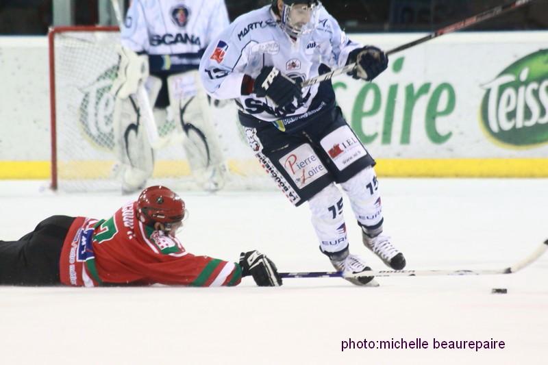 Mont-Blanc 5 - 3 Angers 