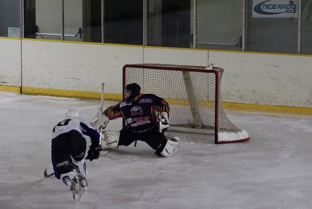 Photo hockey match Nice - Garges-lès-Gonesse le 30/01/2010