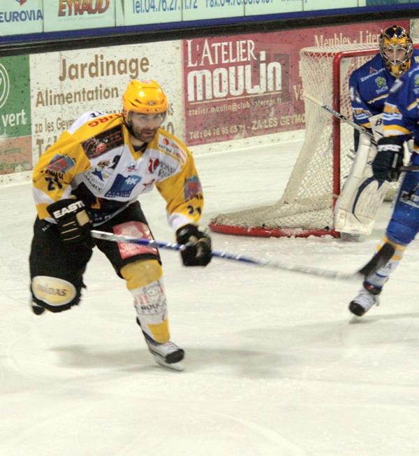 Villard-de-Lans 1 - 4 Strasbourg 