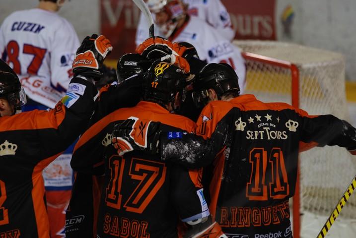 Tours  3 - 1 Asnières