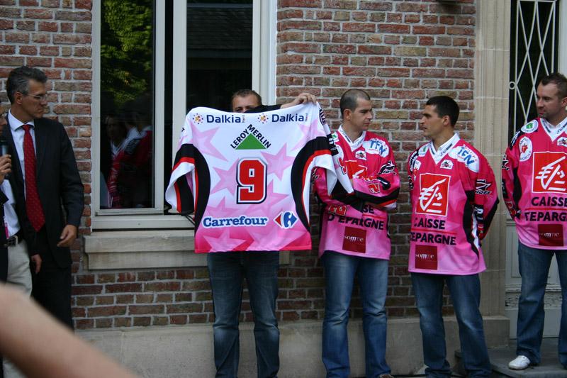 Amiens dévoile son nouveau maillot — Reportage