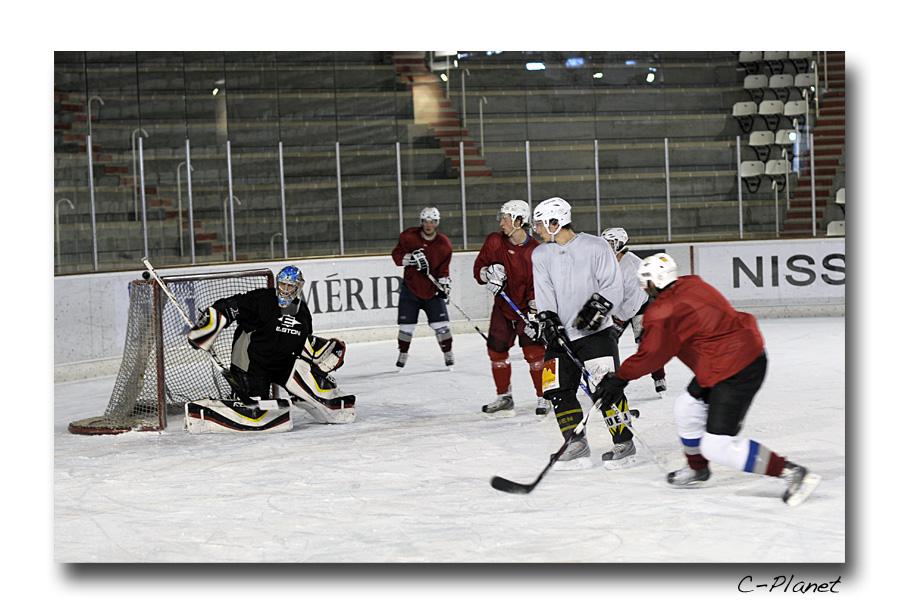 Courchevel-Méribel-Pralognan 3 - 1 Rouen II