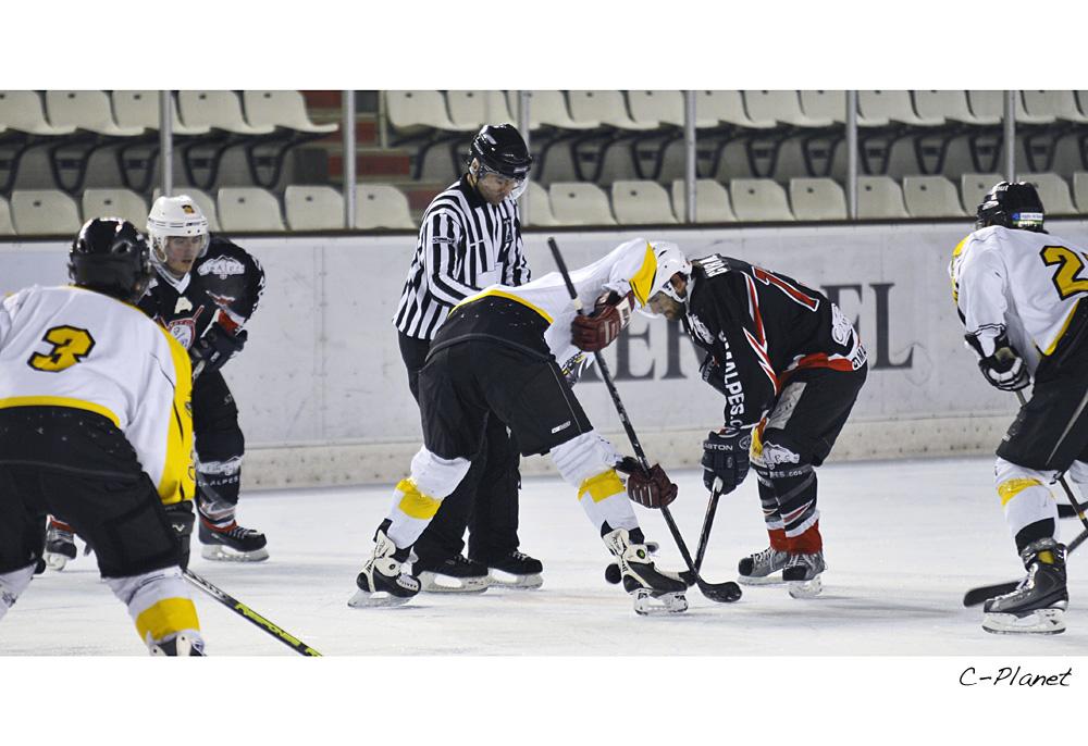 Courchevel-Méribel-Pralognan 3 - 1 Rouen II