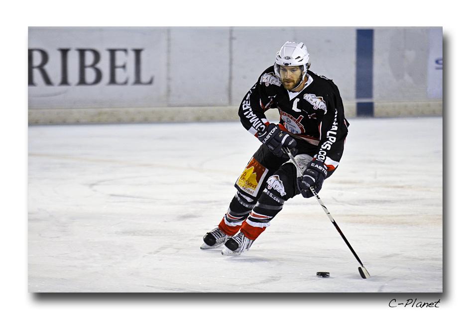 Courchevel-Méribel-Pralognan 3 - 1 Rouen II