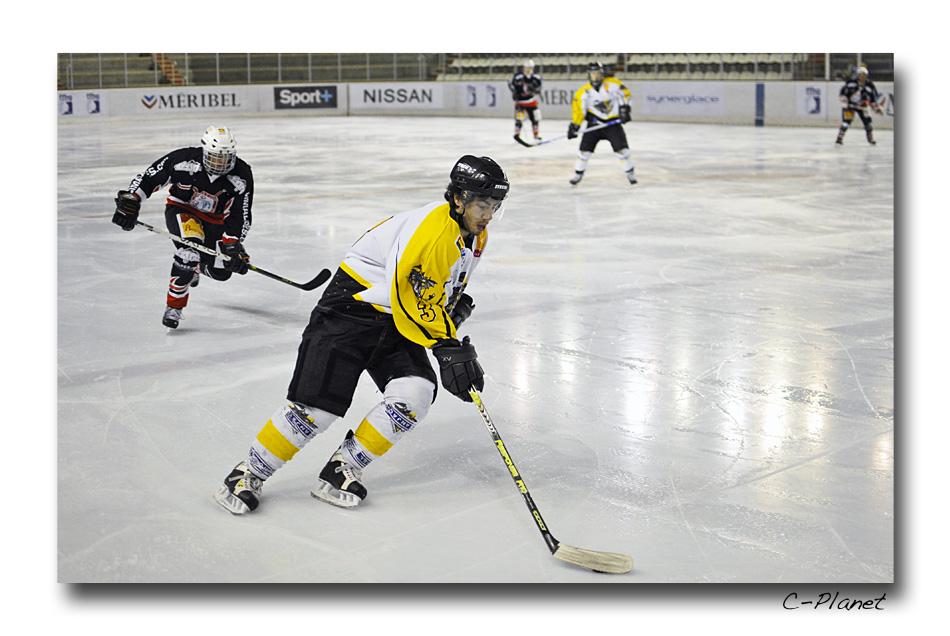 Courchevel-Méribel-Pralognan 3 - 1 Rouen II