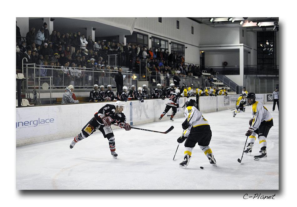 Courchevel-Méribel-Pralognan 3 - 1 Rouen II