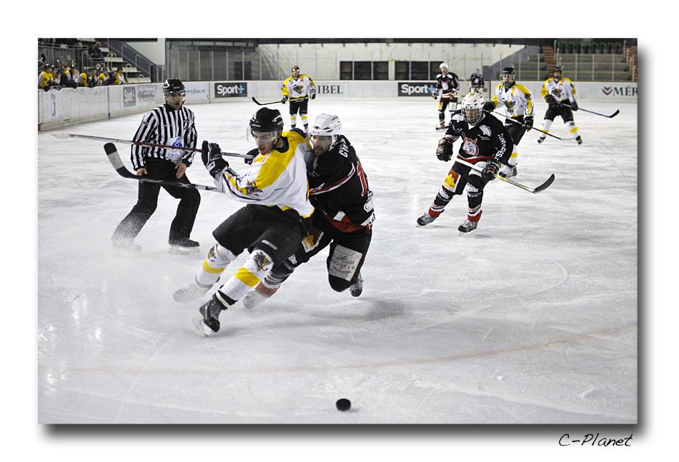 Courchevel-Méribel-Pralognan 3 - 1 Rouen II