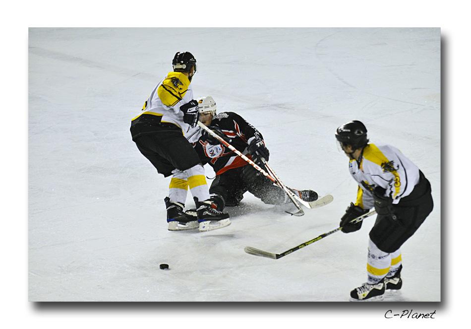 Courchevel-Méribel-Pralognan 3 - 1 Rouen II