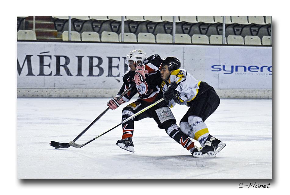Courchevel-Méribel-Pralognan 3 - 1 Rouen II