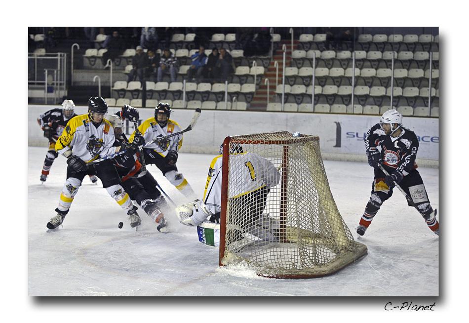 Courchevel-Méribel-Pralognan 3 - 1 Rouen II