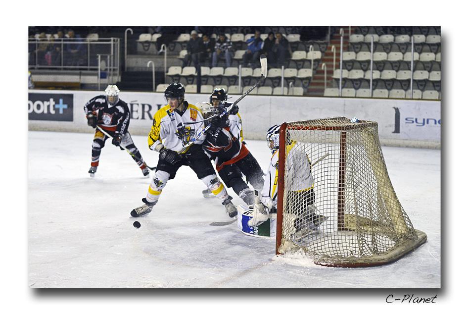 Courchevel-Méribel-Pralognan 3 - 1 Rouen II
