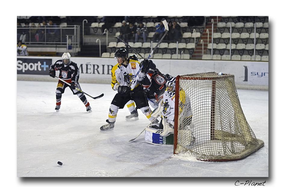 Courchevel-Méribel-Pralognan 3 - 1 Rouen II