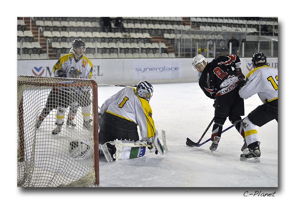 Courchevel-Méribel-Pralognan 3 - 1 Rouen II
