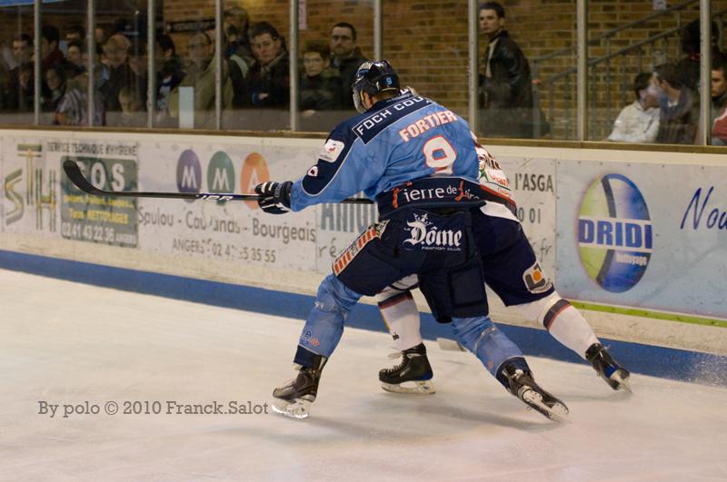 Angers  4 - 5 Grenoble 