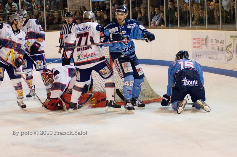 Angers  4 - 5 Grenoble 