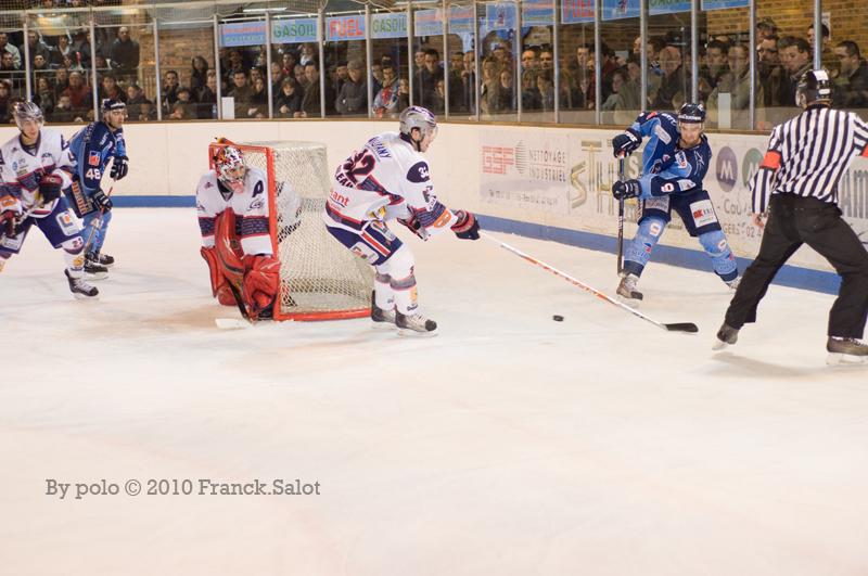 Angers  4 - 5 Grenoble 