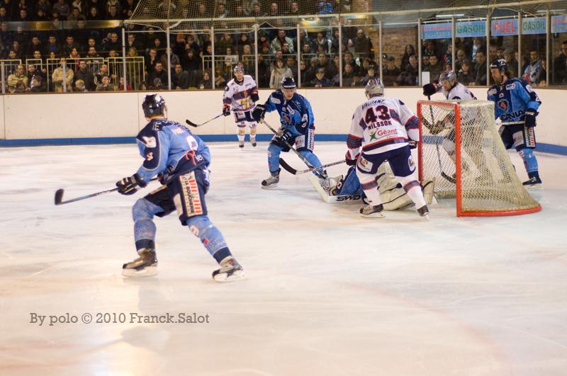 Angers  4 - 5 Grenoble 