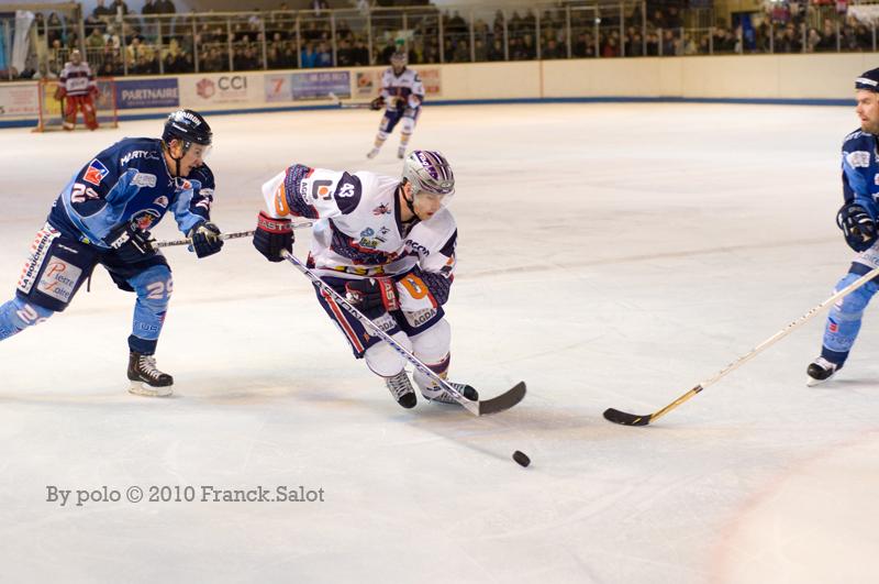 Angers  4 - 5 Grenoble 