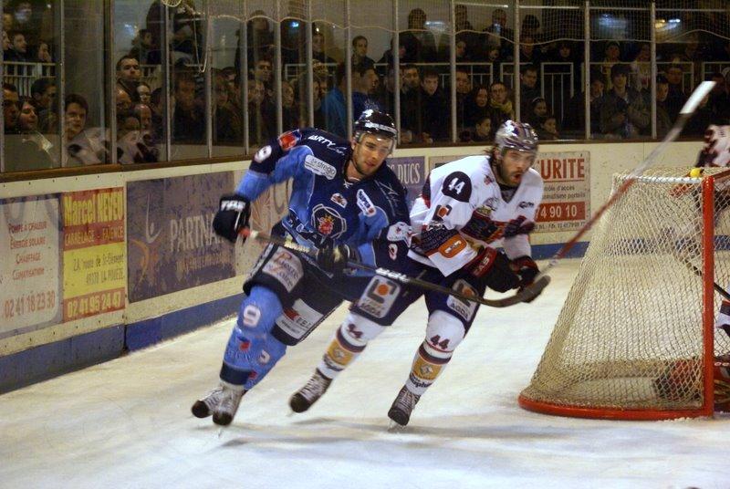Angers  4 - 5 Grenoble 