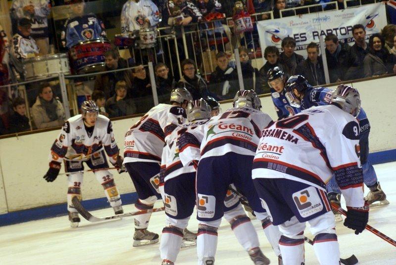 Angers  4 - 5 Grenoble 