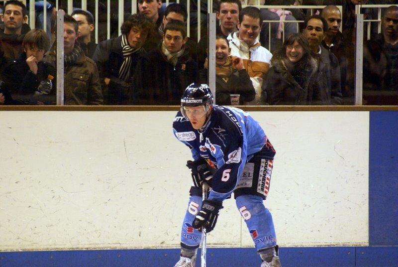 Angers  4 - 5 Grenoble 