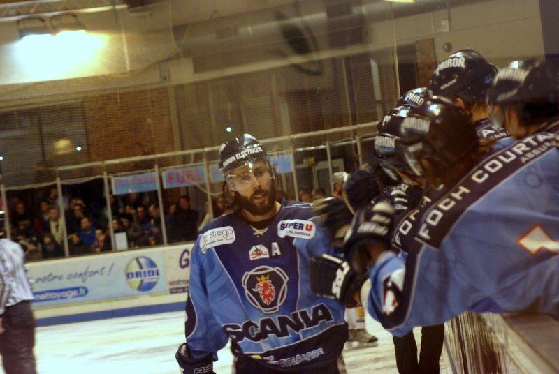 Angers  4 - 5 Grenoble 