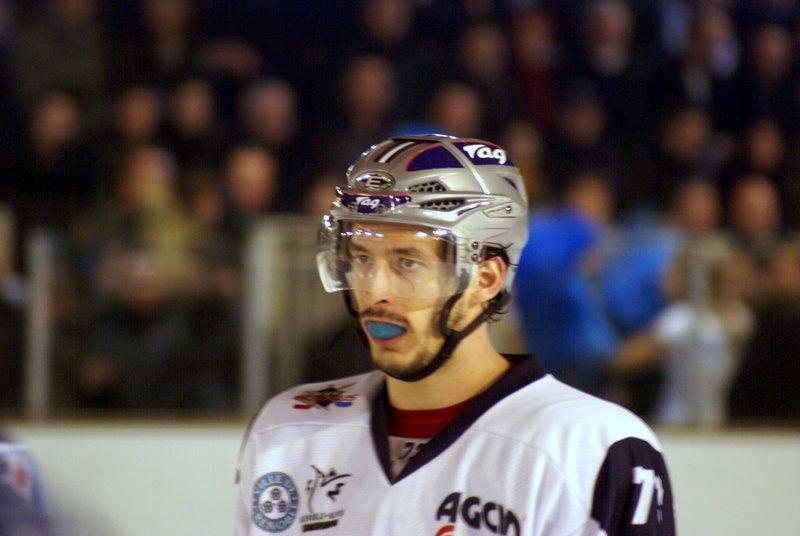 Angers  4 - 5 Grenoble 
