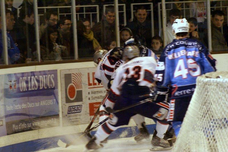 Angers  4 - 5 Grenoble 