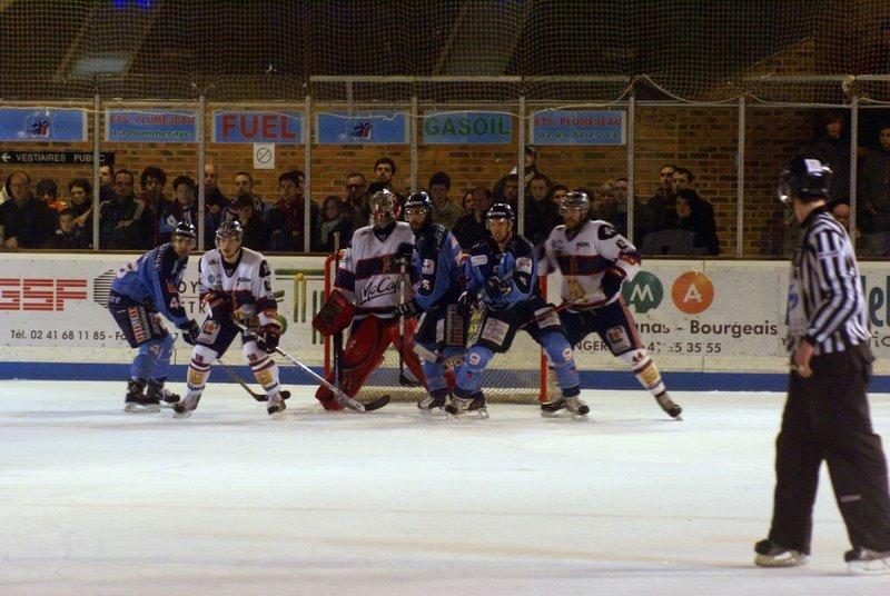 Angers  4 - 5 Grenoble 