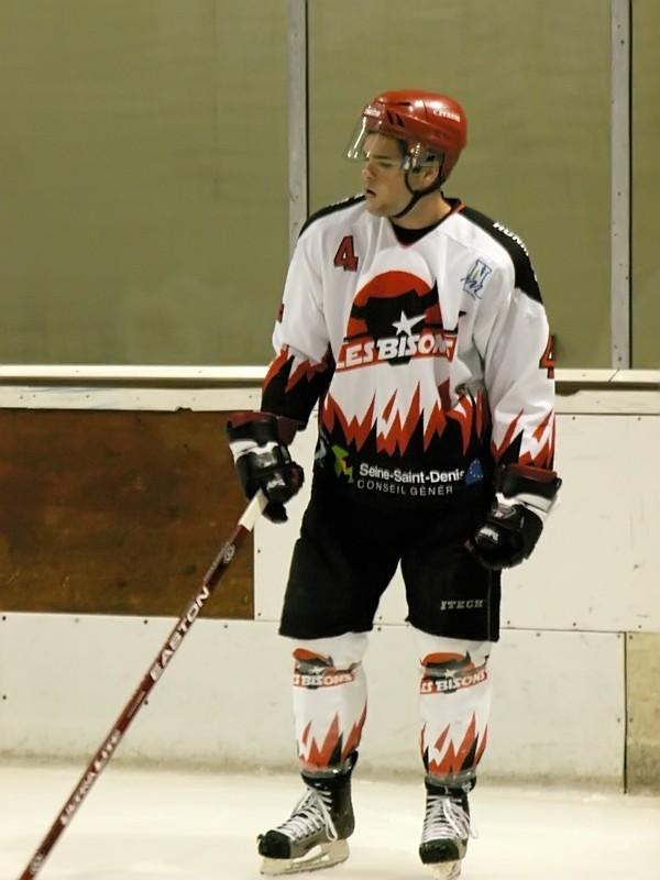 Amical : Dijon - Neuilly   — Reportage