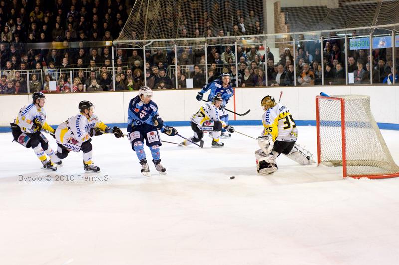 Angers  2 - 3 Rouen