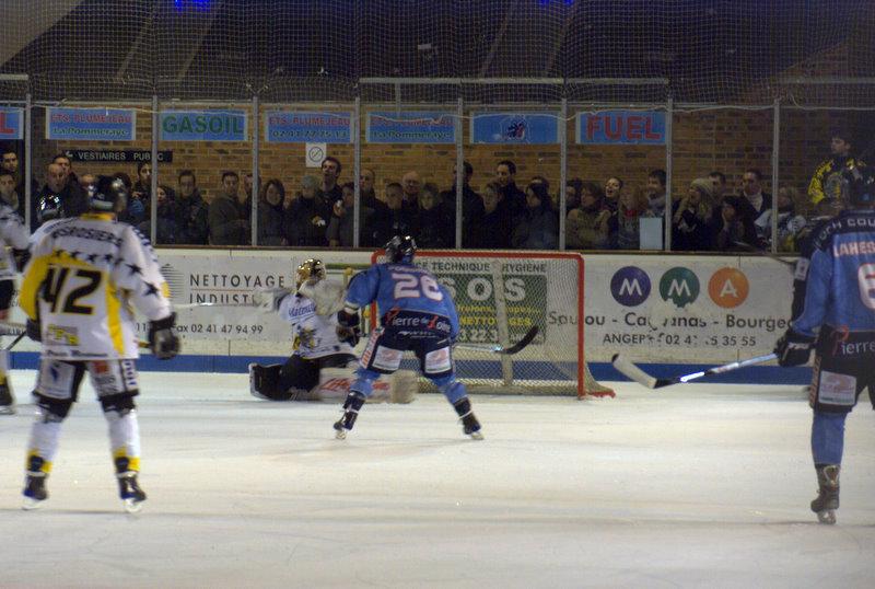 Angers  2 - 3 Rouen