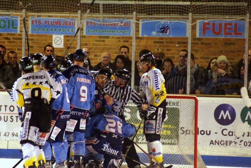 Angers  2 - 3 Rouen