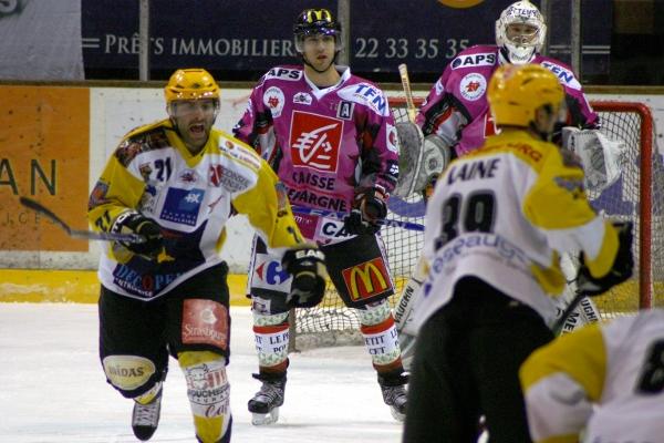 Amiens  7 - 4 Strasbourg 