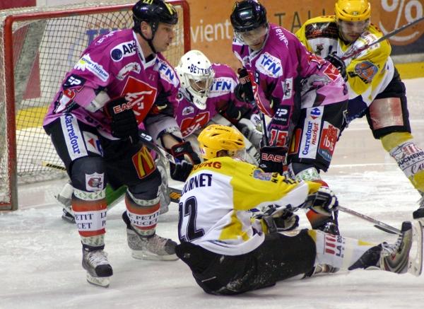 Amiens  7 - 4 Strasbourg 