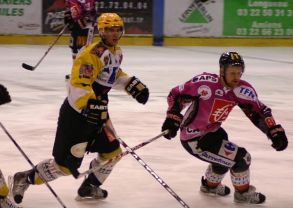 Amiens  7 - 4 Strasbourg 