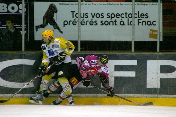 Amiens  7 - 4 Strasbourg 