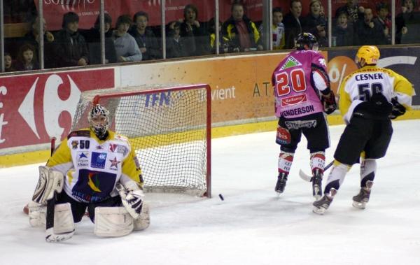 Amiens  7 - 4 Strasbourg 