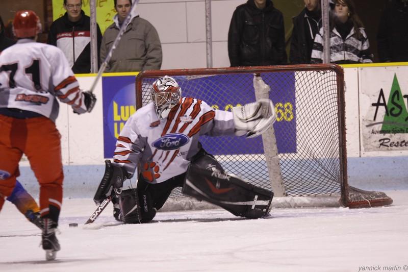 Clermont-Ferrand 2 - 4 Cholet 
