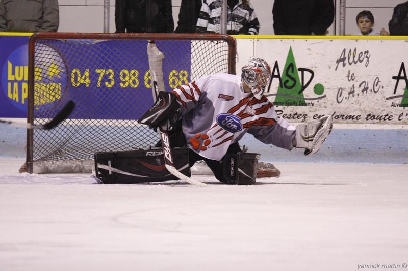 Clermont-Ferrand 2 - 4 Cholet 