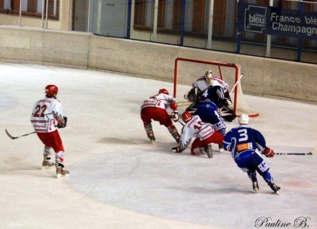 Photo hockey match Reims* - Courbevoie  le 13/03/2010