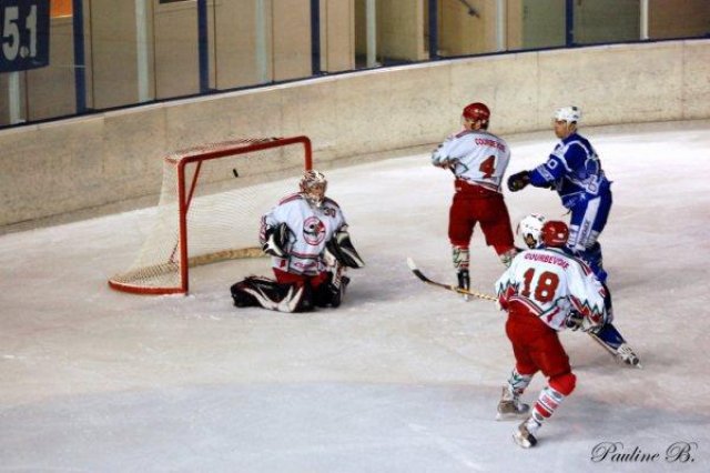 Photo hockey match Reims* - Courbevoie  le 13/03/2010