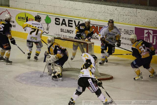 Chamonix  3 - 6 Rouen