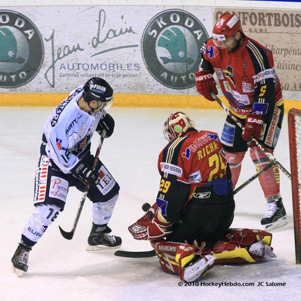 Morzine-Avoriaz 0 - 4 Angers 