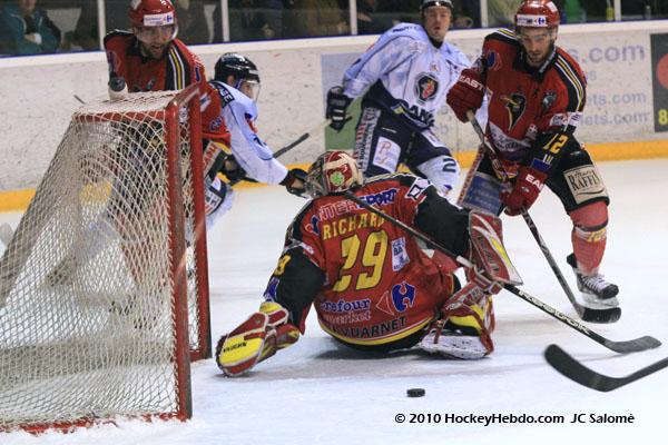 Morzine-Avoriaz 0 - 4 Angers 